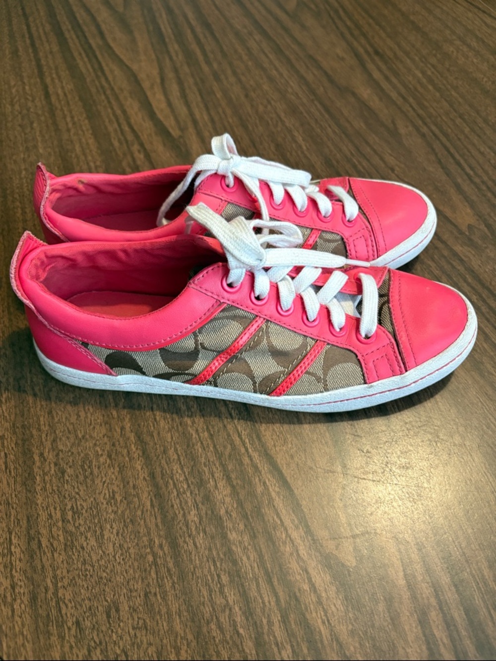 Coach Alivia Size 7.5 Hot Pink Signature Canvas Low-Top Sneakers